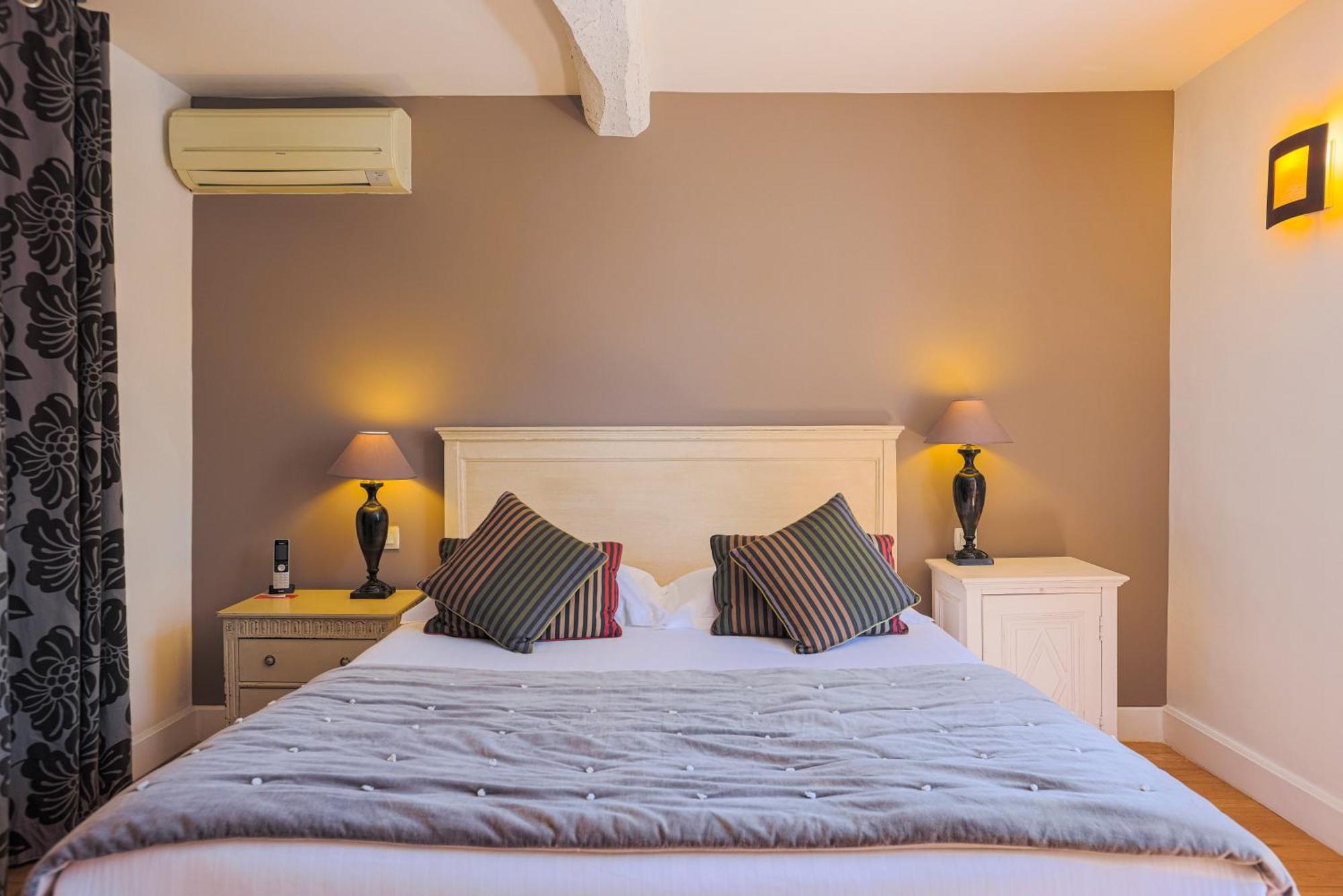 Hotel Du Clos Le Rouret Eksteriør bilde