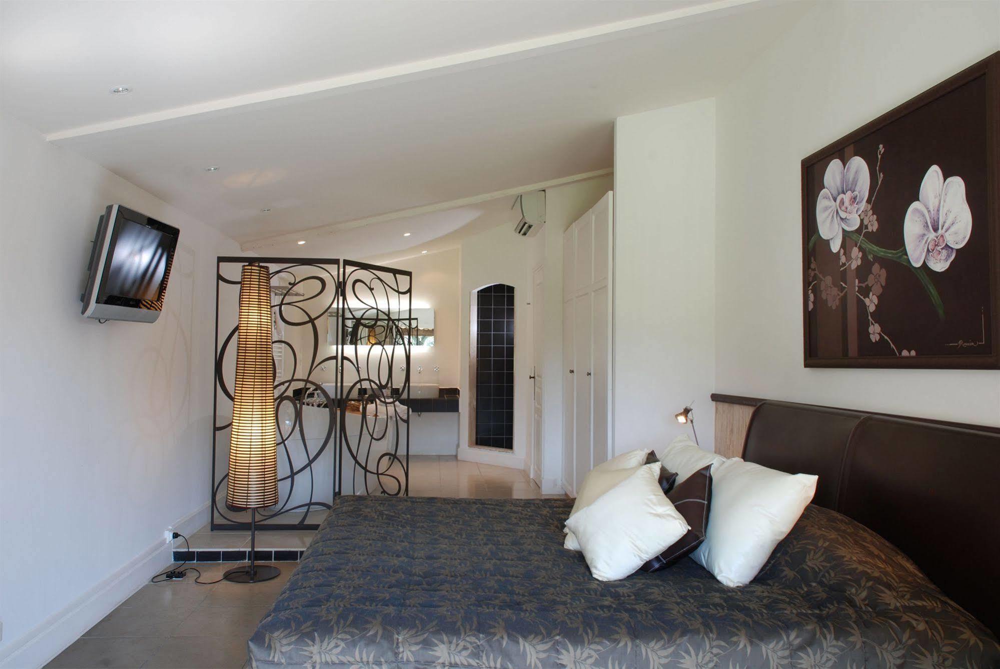 Hotel Du Clos Le Rouret Eksteriør bilde